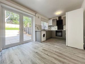 Kitchen Diner- click for photo gallery